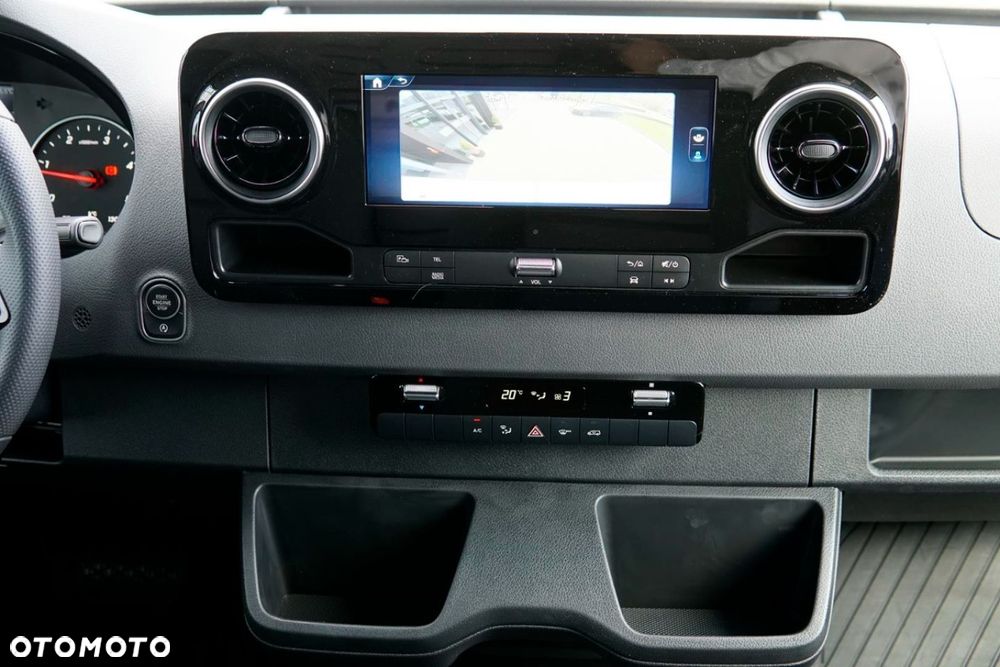 Mercedes-Benz Sprinter - 16