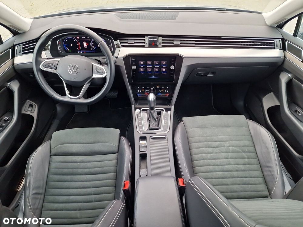 Volkswagen Passat - 25