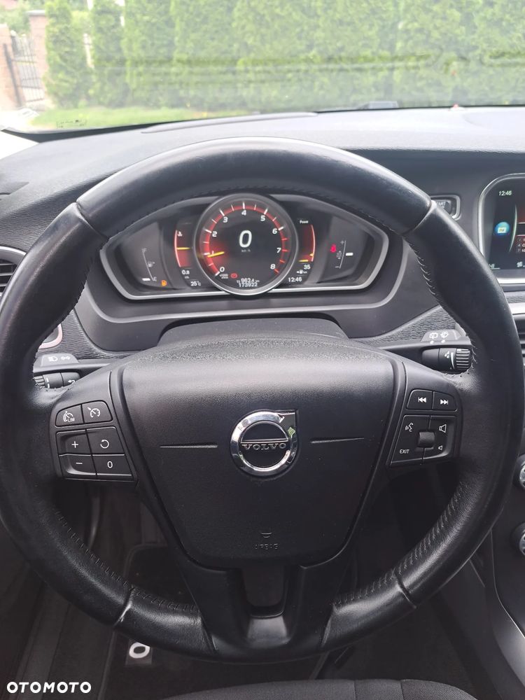 Volvo V40 T2 Drive-E Momentum - 9