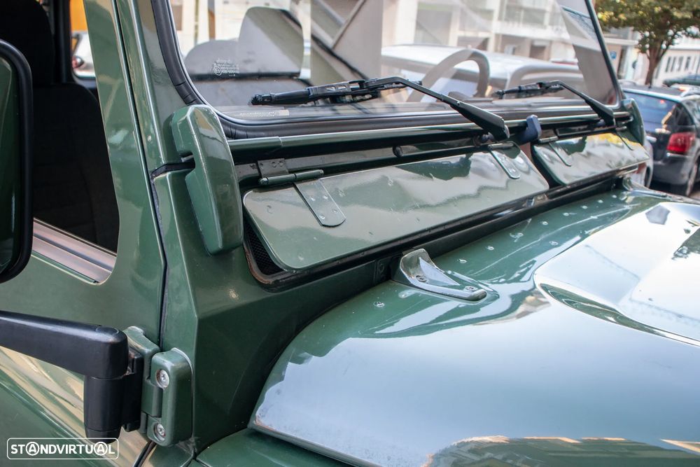 Land Rover Defender 90 2.5 TD5 Metal Top - 22