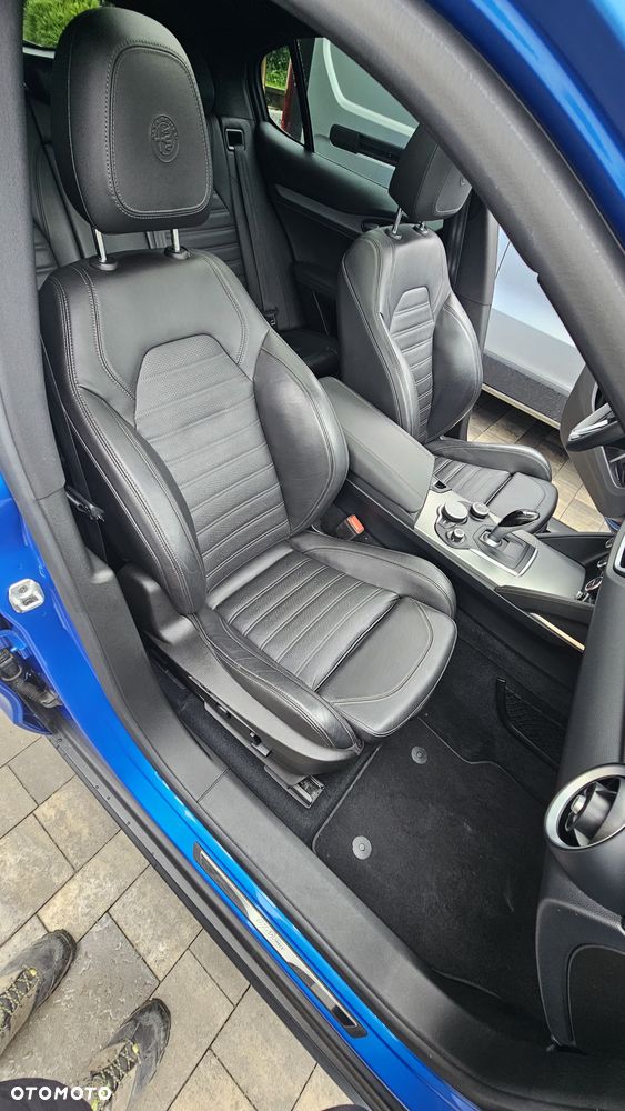 Alfa Romeo Stelvio - 12
