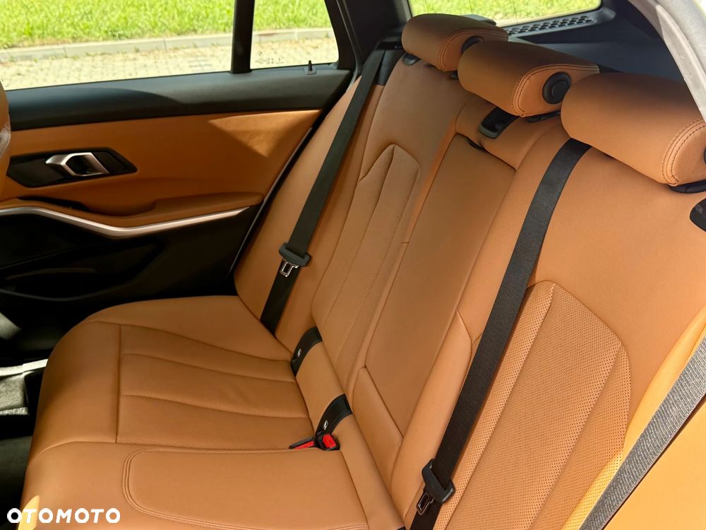 BMW Seria 3 320d xDrive mHEV M Sport - 20
