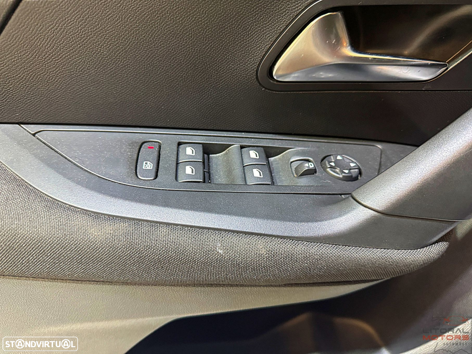 Peugeot 2008 1.2 PureTech Active Pack - 17