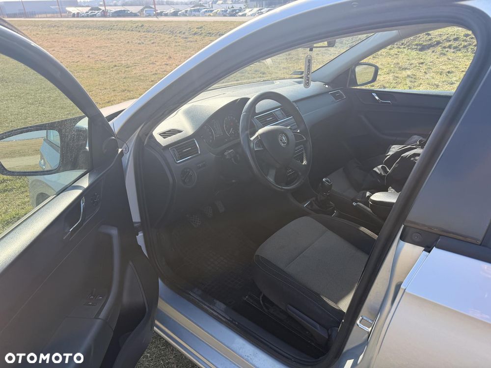 Skoda RAPID 1.6 TDI DPF Elegance - 13