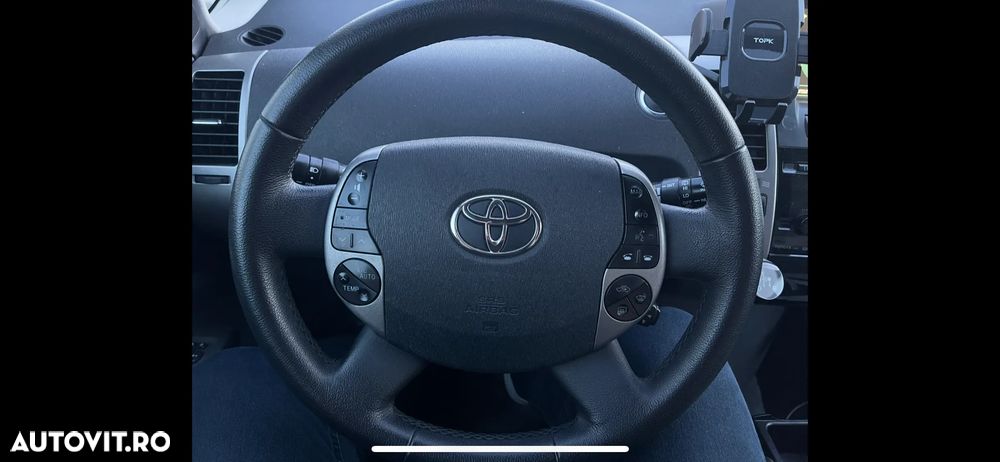 Toyota Prius (Hybrid) Sol - 5