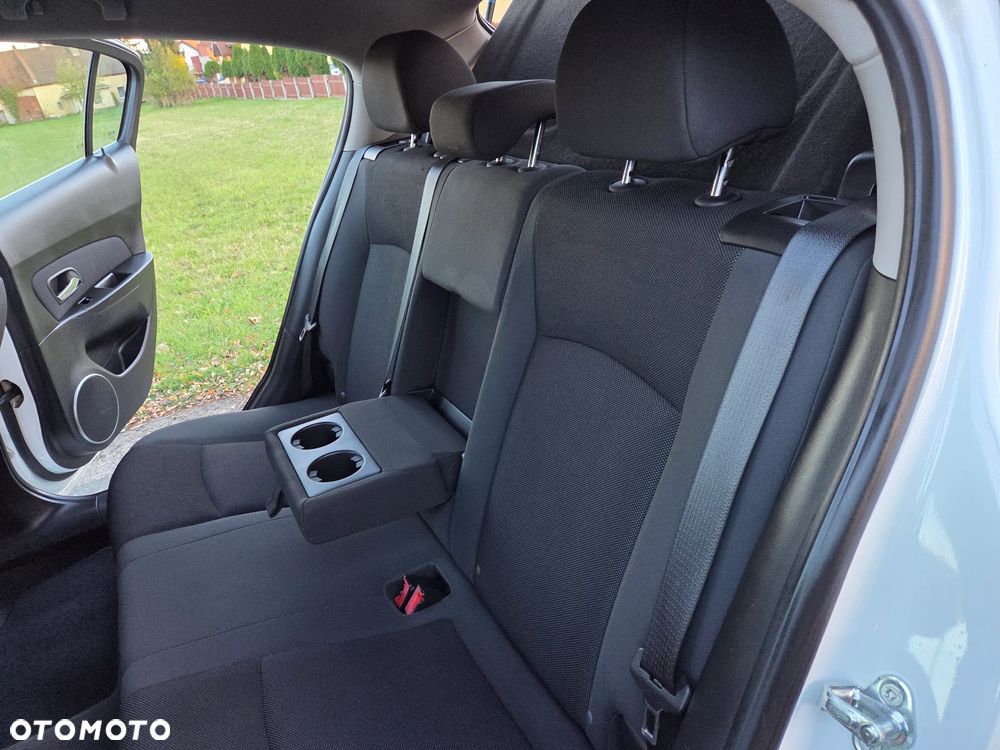 Chevrolet Cruze 1.6 LT+ - 23