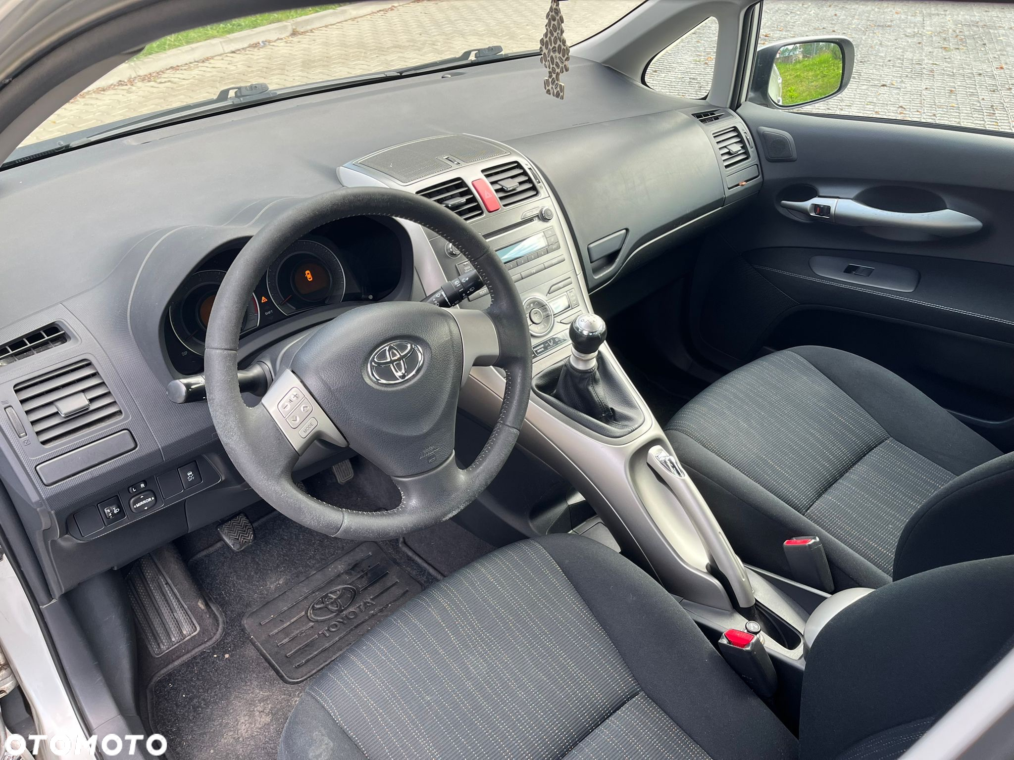 Toyota Auris 1.6 2010 - 12