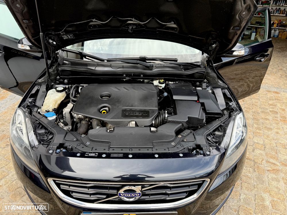 Volvo V40 D2 Kinetic - 28