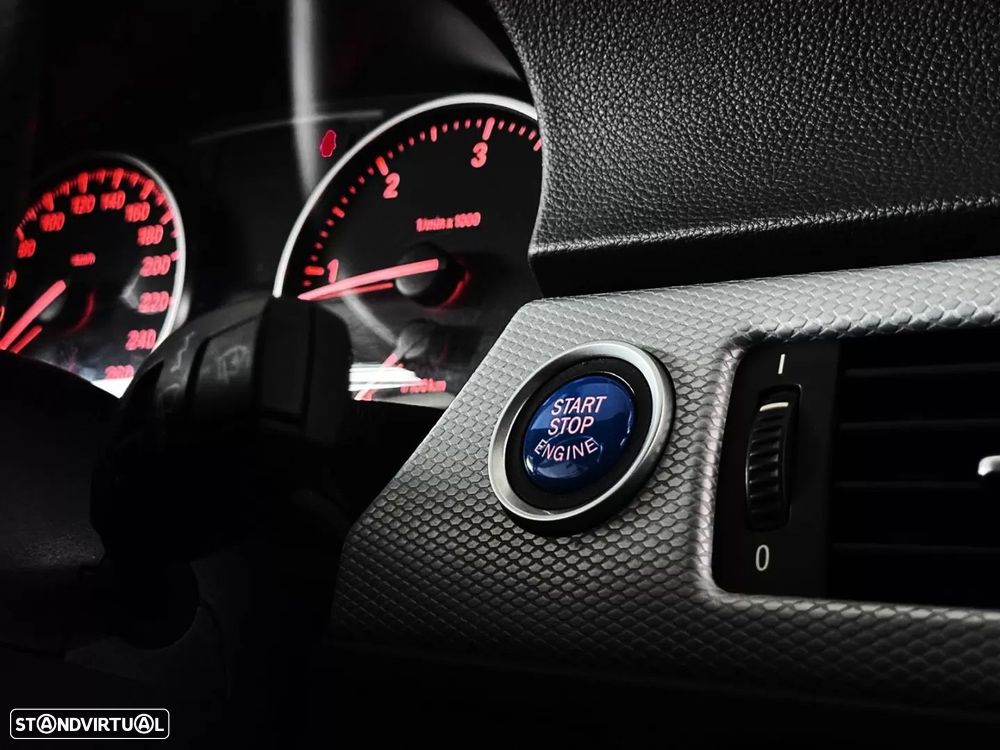 BMW 318 d Auto Pack M - 27