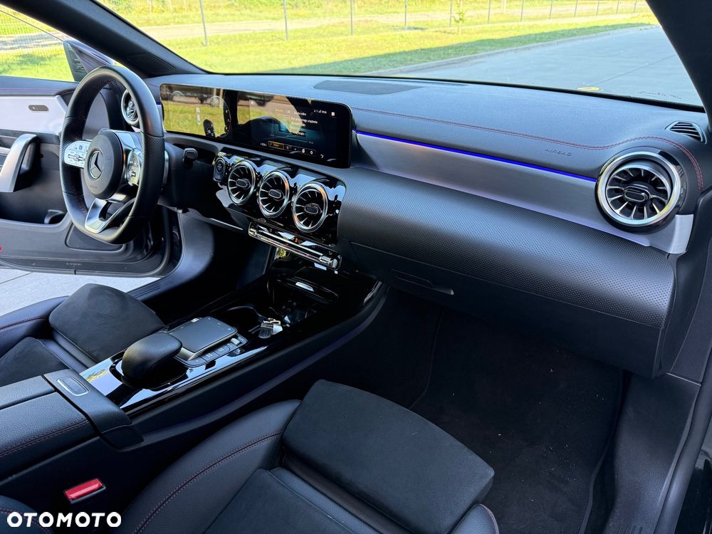Mercedes-Benz CLA 250 4-Matic AMG Line 7G-DCT - 16