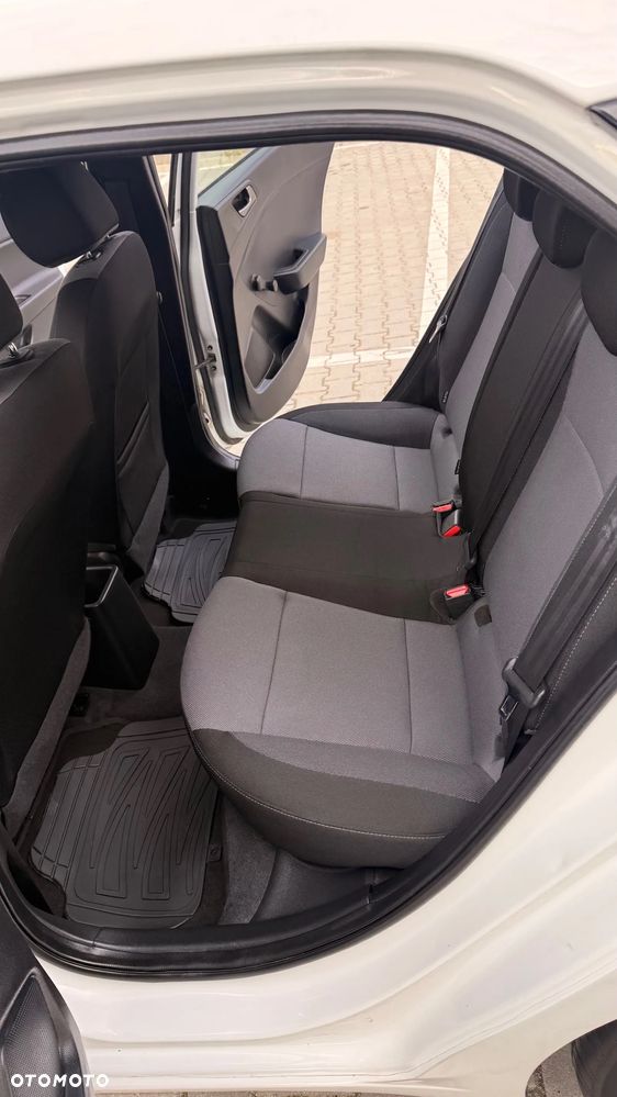 Hyundai i20 1.1 CRDi Fresh - 12