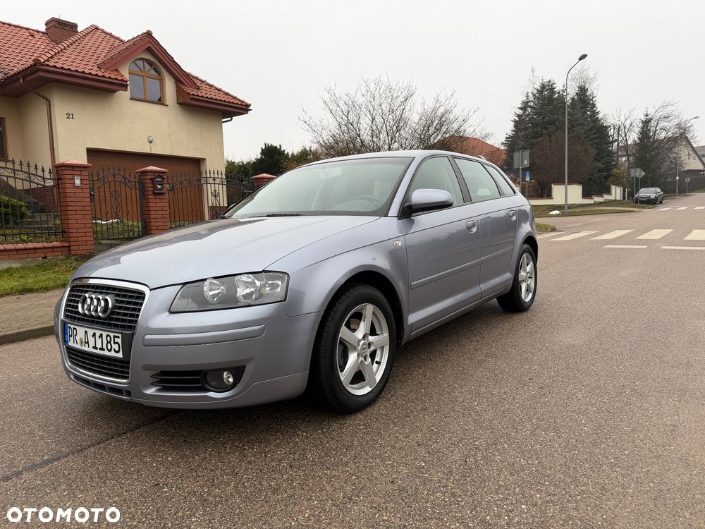 Audi A3 Sportback 1.6 FSI Ambiente - 9