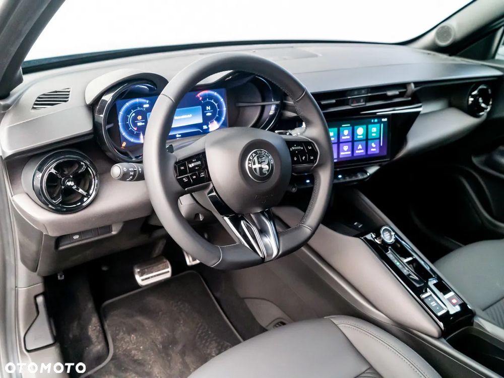 Alfa Romeo Junior 1.2 mHEV Ibrida Speciale eDCT - 32