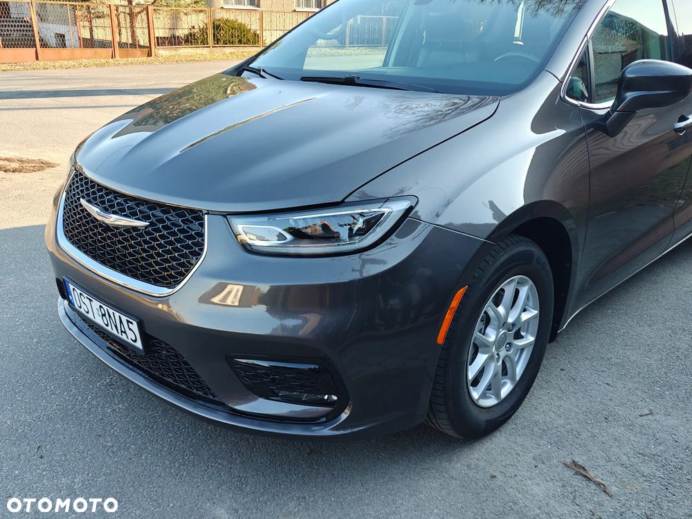 Chrysler Pacifica - 2
