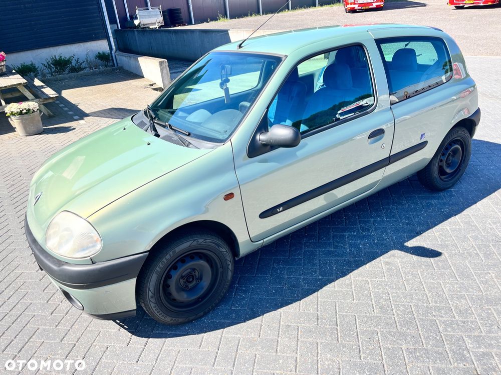 Renault Clio 1.2i MTV - 12