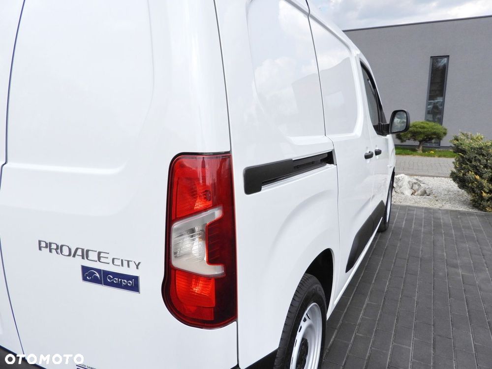 Toyota PROACE CITY  FURGON CHŁODNIA  -15*C ZASILANIE 230V TEMPOMAT KLIMATYZACJA  100KM - 19