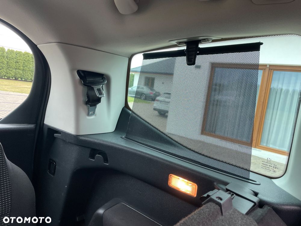 Peugeot 5008 HDI FAP 150 Family Plus - 25