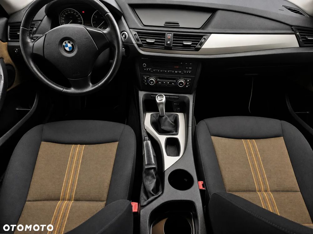 BMW X1 sDrive18i xLine - 28