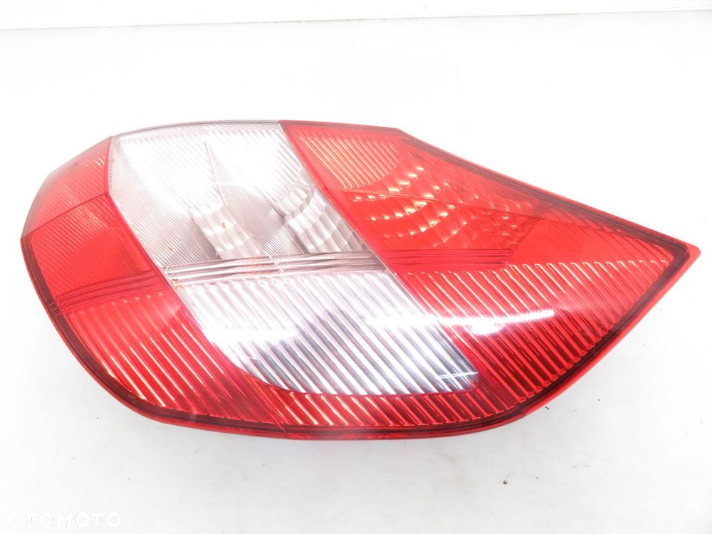 LAMPA PRAWA TYLNA RENAULT SCENIC II 8200127702A 2SK00865902 - 7