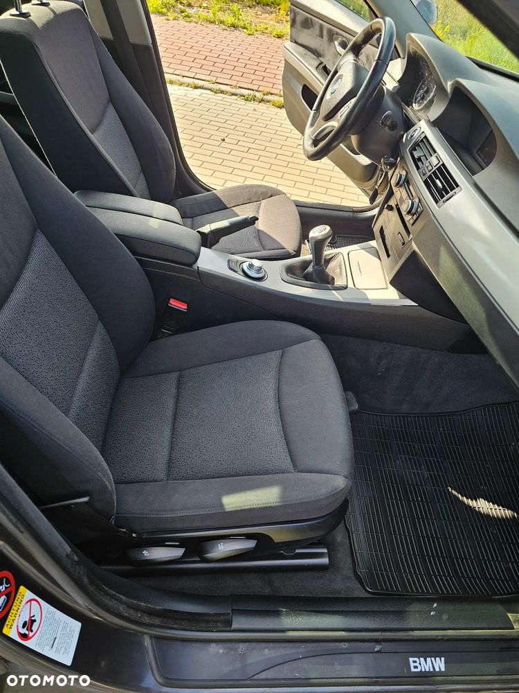 BMW Seria 3 - 16