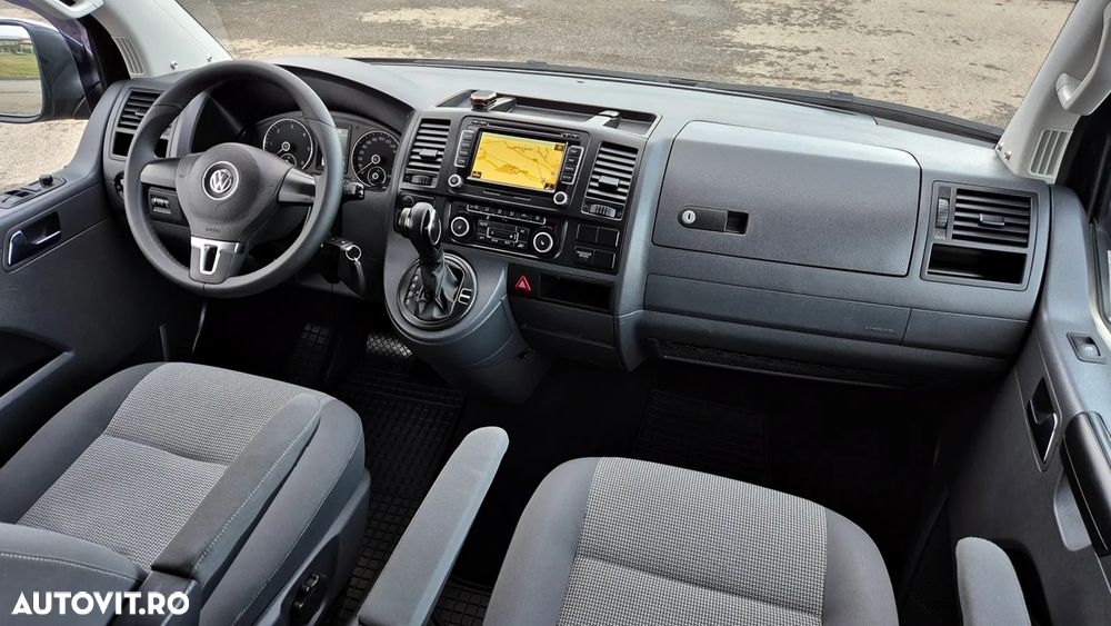 Volkswagen Caravelle - 5