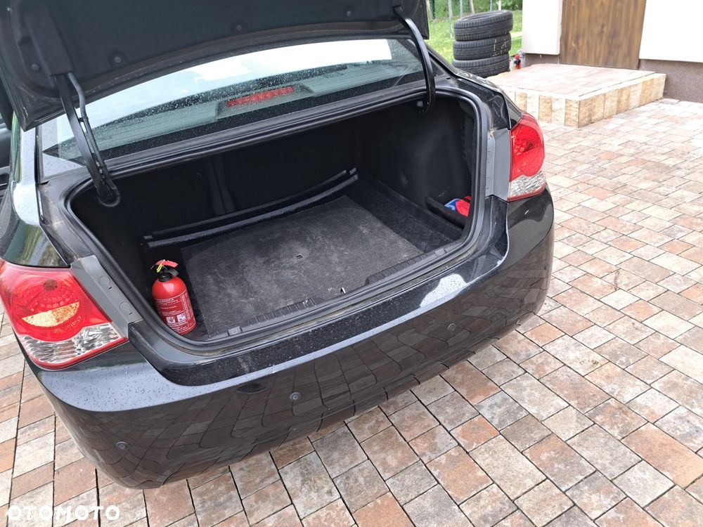 Chevrolet Cruze 1.6 Base - 12