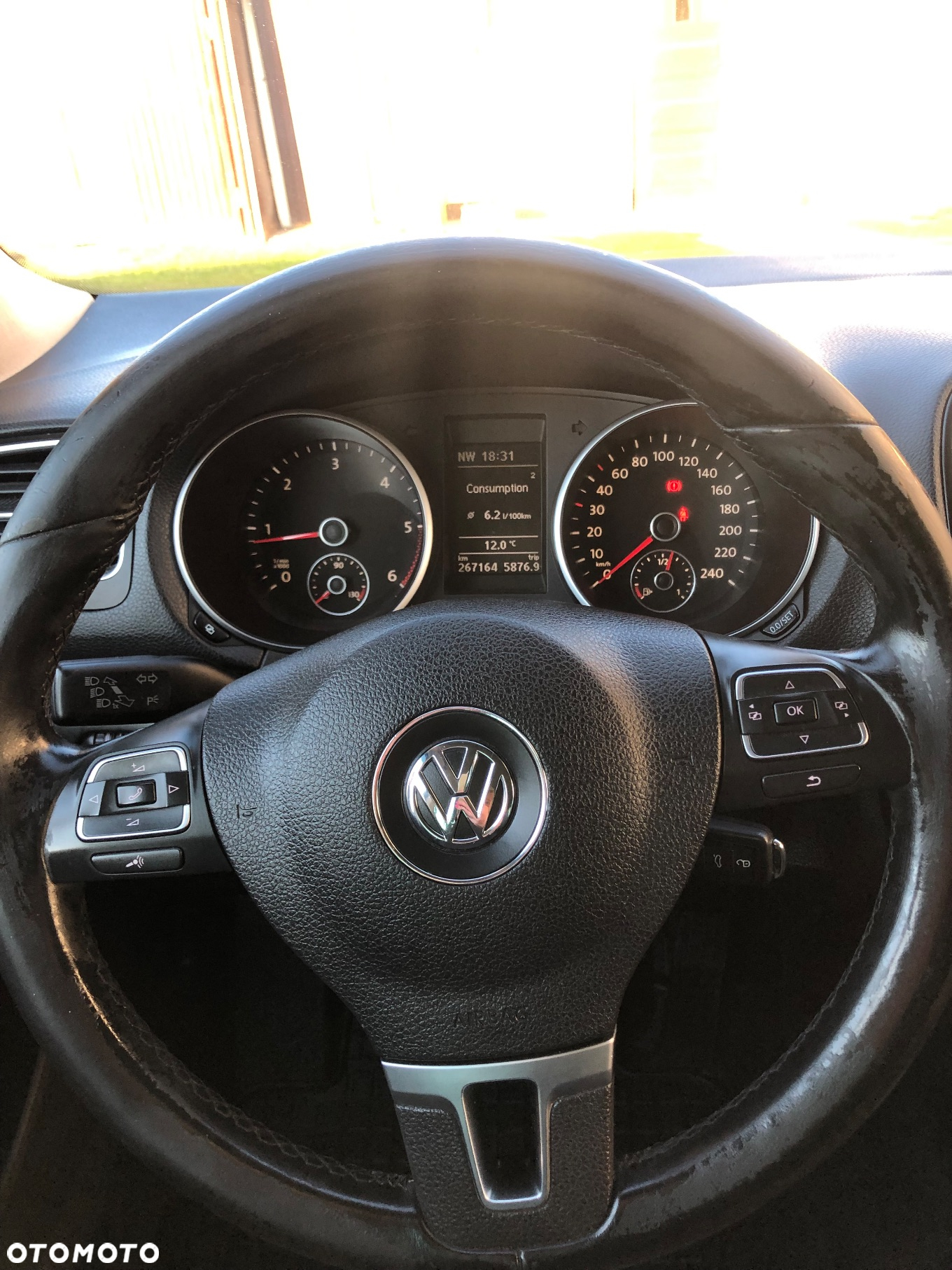 Volkswagen Golf - 10