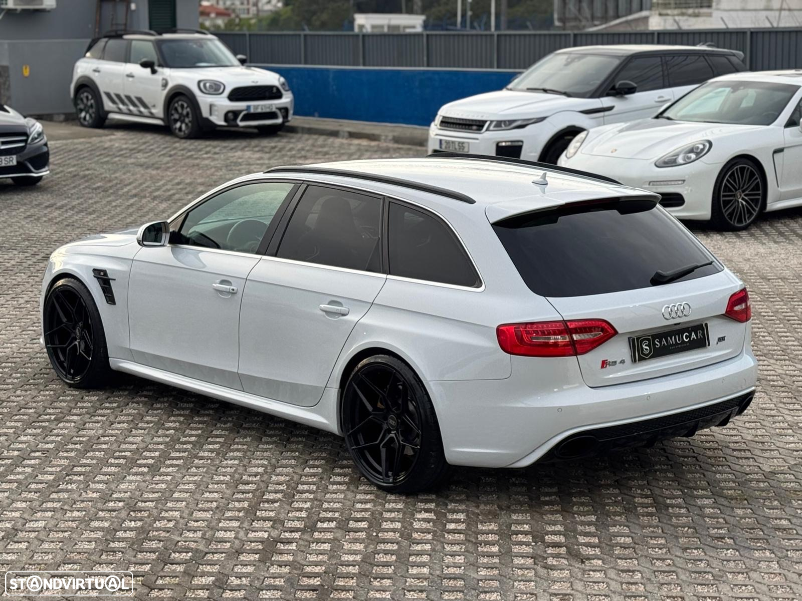 Audi RS4 Avant 4.2 FSi quattro S tronic - 12
