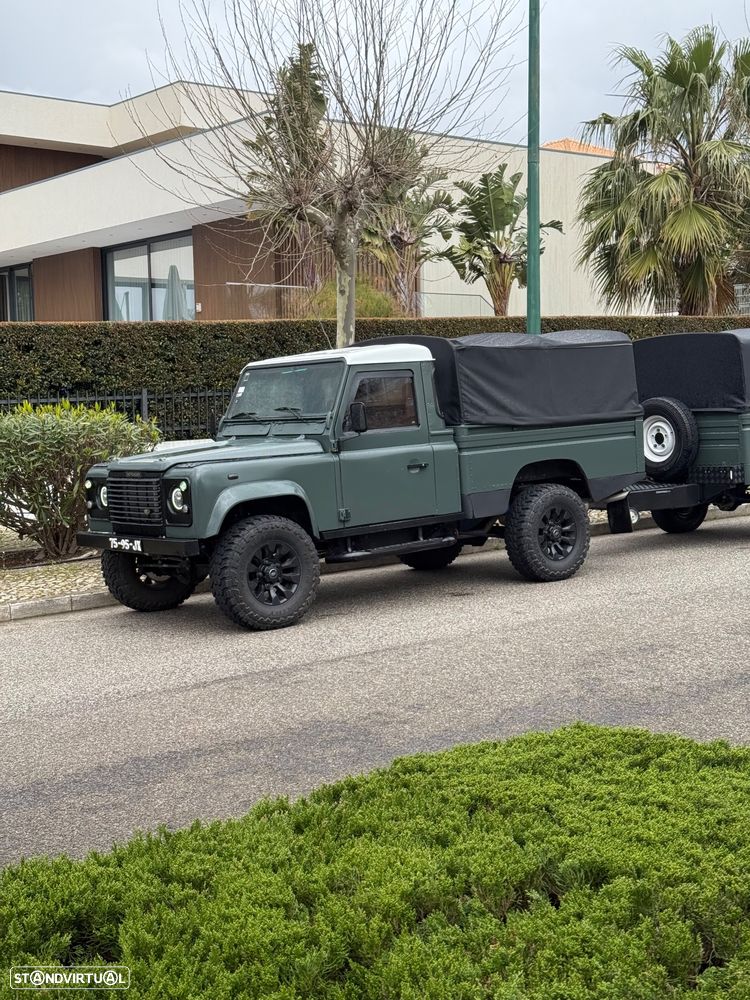 Land Rover Defender 110 SE - 38