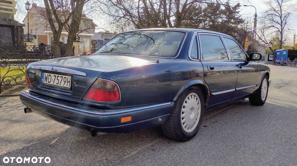 Jaguar XJ - 5