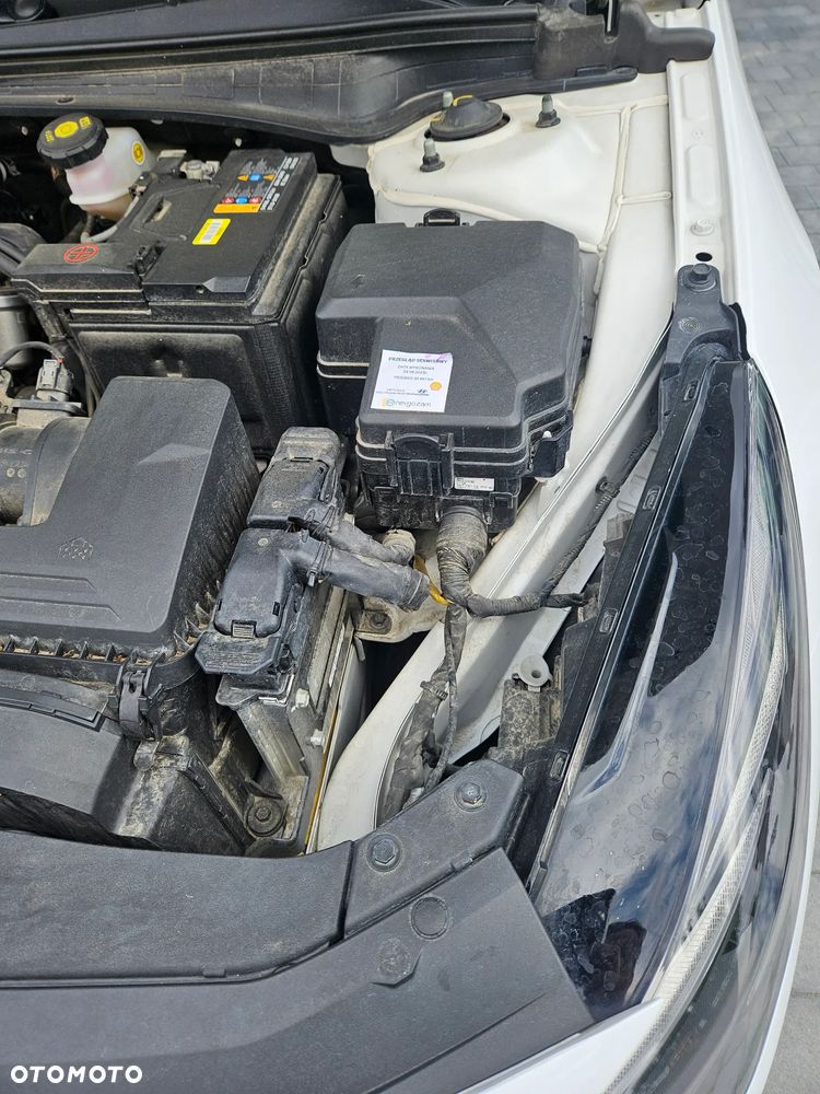 Hyundai Elantra 1.6 Executive CVT - 27