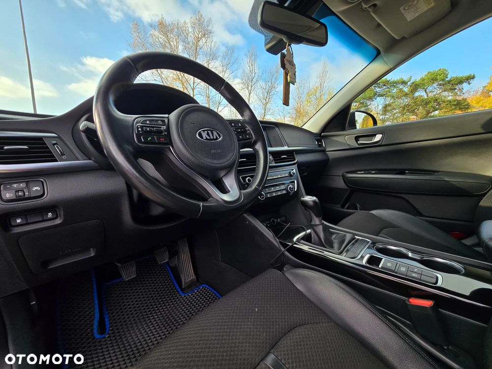 Kia Optima - 34