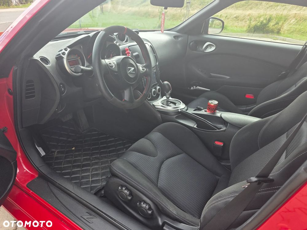 Nissan 370 Z - 9