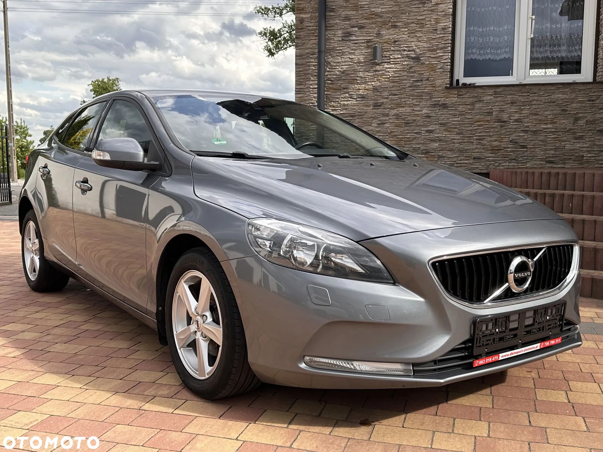 Volvo V40 D2 Drive-E Dynamic Edition - 1