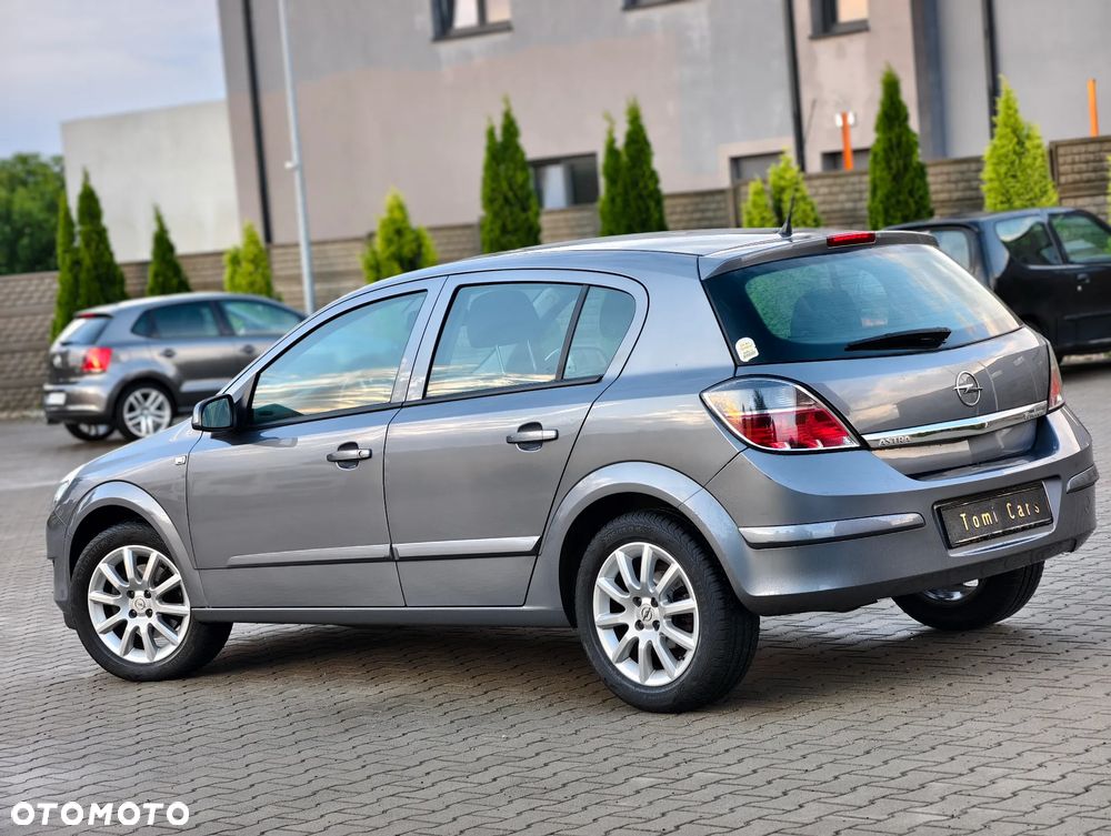 Opel Astra 1.6 Essentia - 28