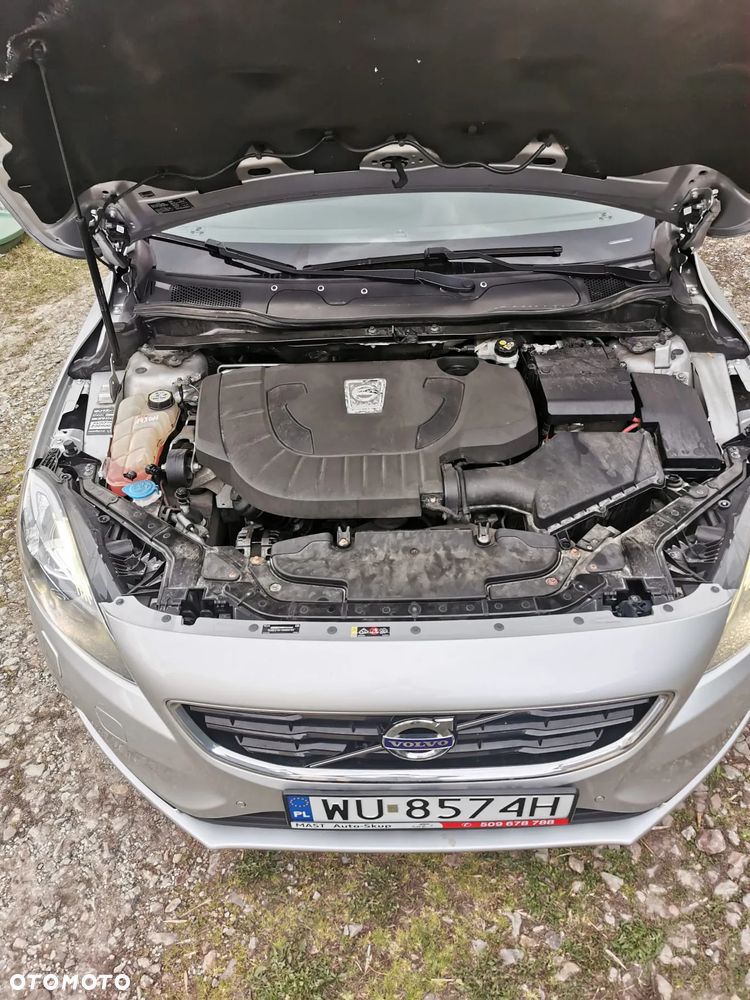 Volvo V40 D3 Momentum - 10