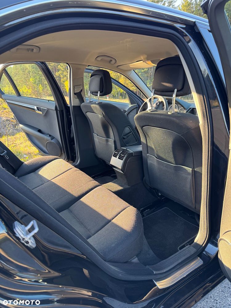 Mercedes-Benz Klasa C 180 Kompressor BlueEFFICIENCY - 19