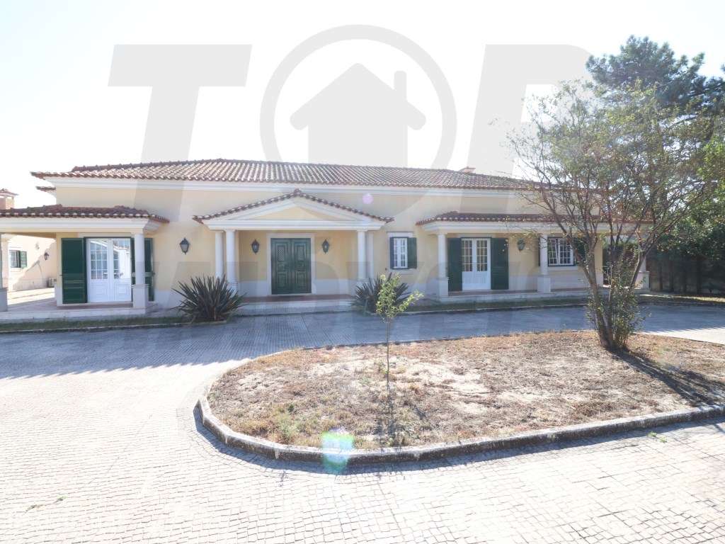 Moradia V4 com Piscina - Benavente - 680.000€ - Grande imagem: 3/39