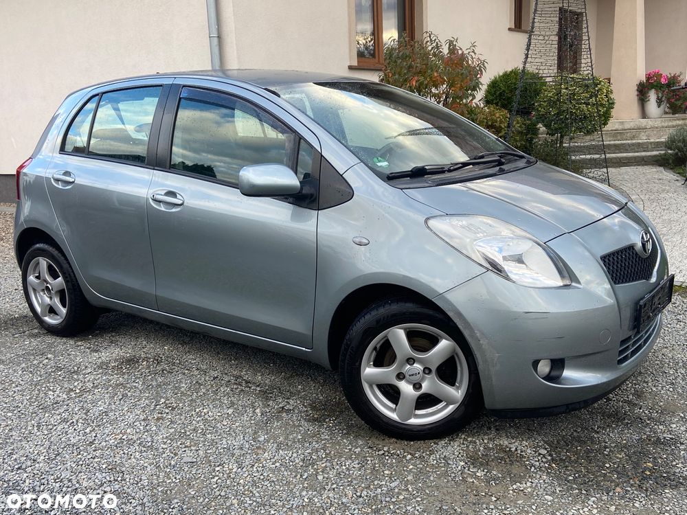 Toyota Yaris 1.3 VVT-i Executive - 17