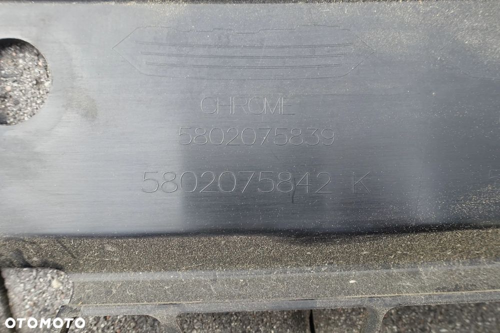ATRAPA GRILL IVECO DAILY IV 14-19r. - 9
