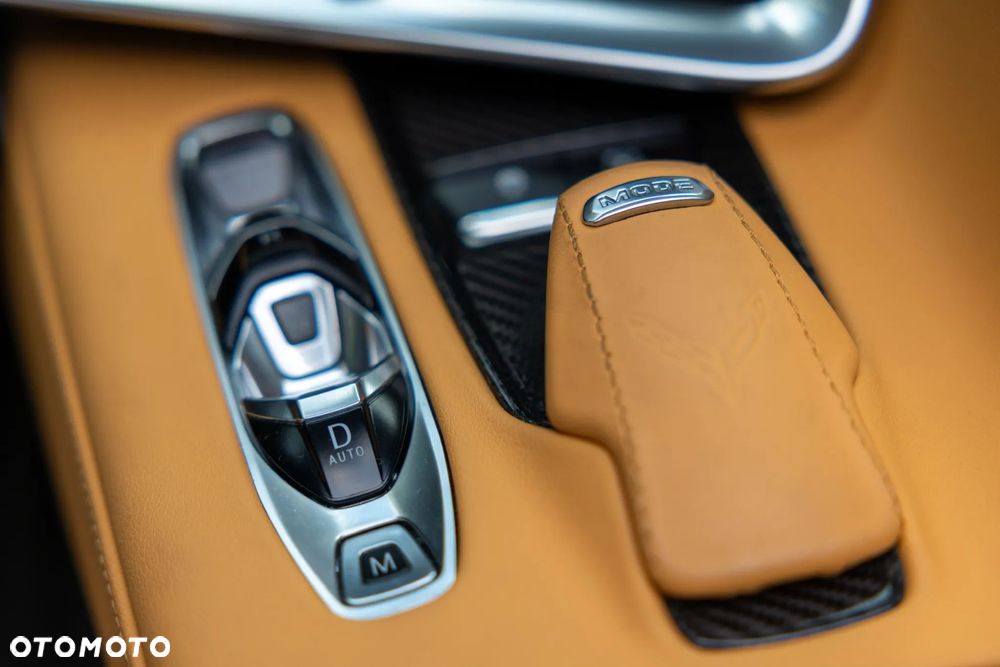Chevrolet Corvette - 23