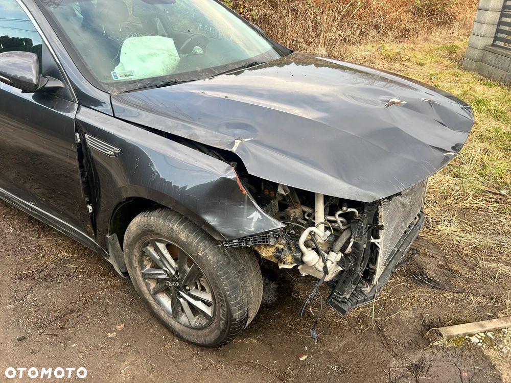 Kia Optima 2.0 L - 10