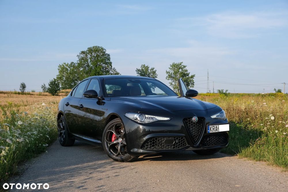 Alfa Romeo Giulia 2.0 Turbo 16V AT8-Q4 Veloce Ti - 1