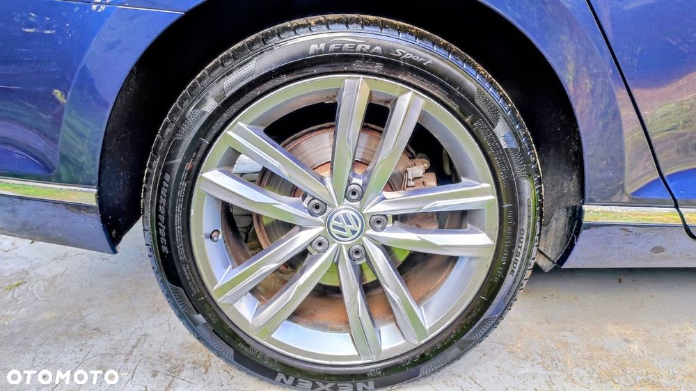 Volkswagen Passat 2.0 TDI SCR Highline - 33