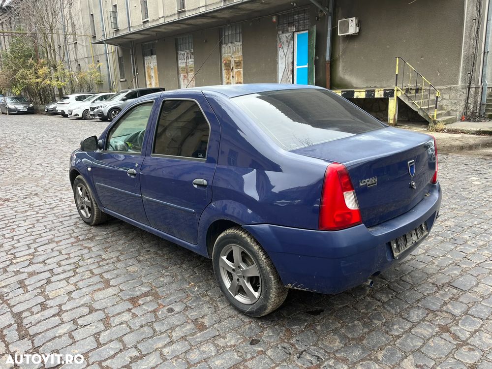 Dezmembrez Dacia Logan 1 2007 albastru 1,4 MPI OV61H - 4