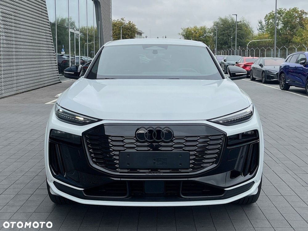 Audi Q6 e-tron - 11
