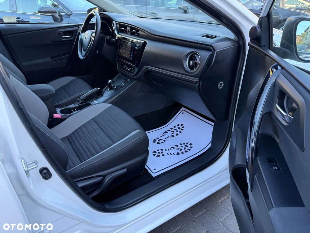 Toyota Auris - 16