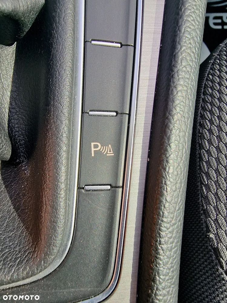 Volkswagen Golf VII 1.6 TDI BMT Comfortline - 14