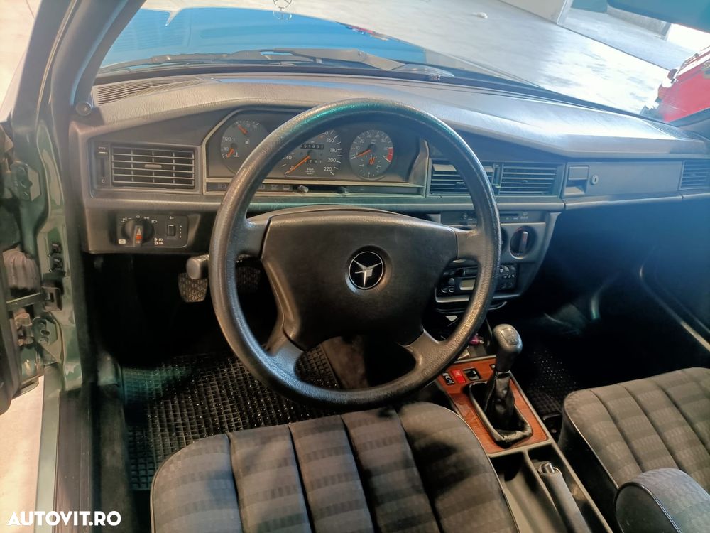 Mercedes-Benz W201 - 4