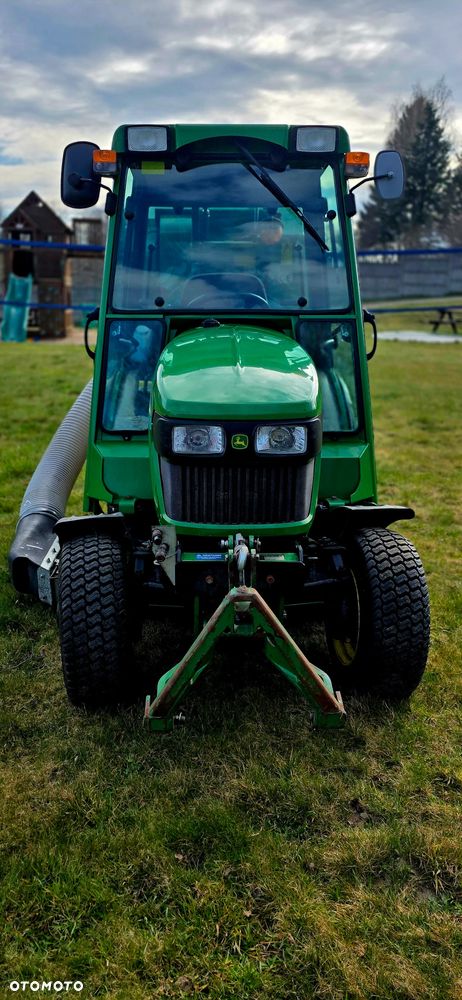 John Deere 2320 HST - 10